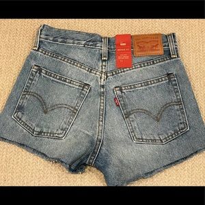 Levi’s High Rise Wedgie Denim Shorts Runs Small